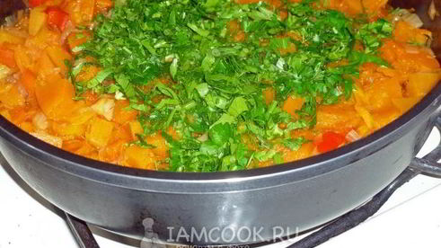 тыква, тушенная со сладким перцем