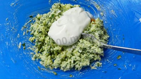 запеченная картошка с чесноком, сливочным маслом и укропом в духовке