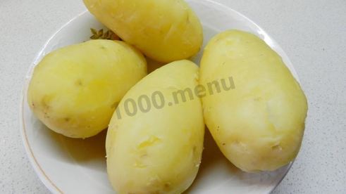 запеченная картошка с чесноком, сливочным маслом и укропом в духовке