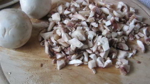 запеченный картофель, фаршированный грибами и зеленью