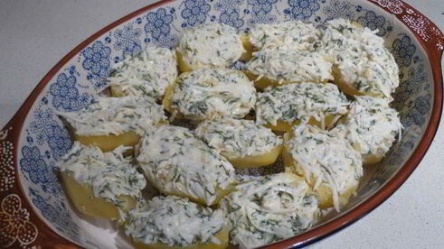 запеченный картофель под сырной корочкой