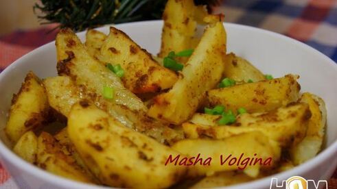 запеченные дольки картофеля