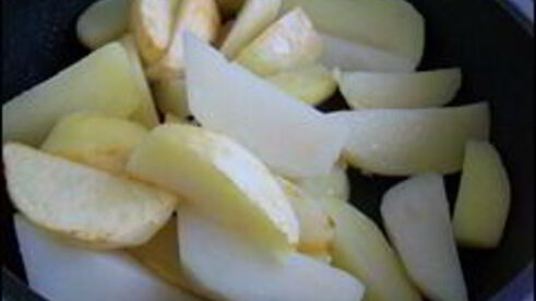 запечённая картошка со сметаной и сыром