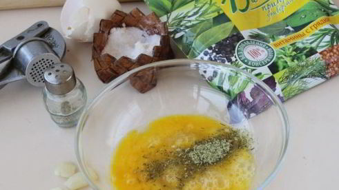 жареные кабачки с яйцом