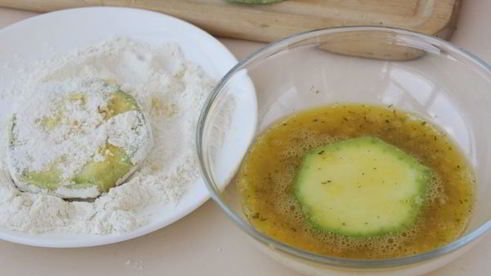 жареные кабачки с яйцом