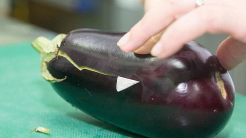 баклажаны с куриной печенью и овощами