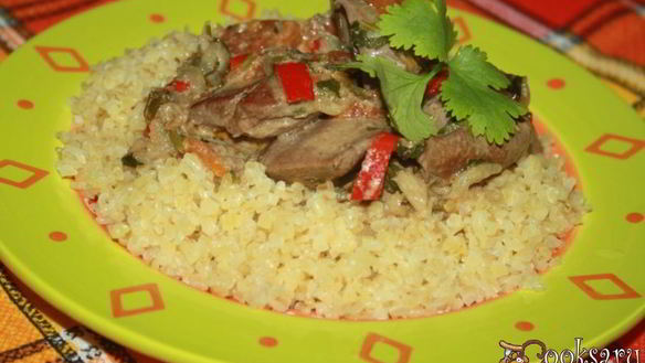 Рецепт Индюшиная печень с овощами в сметанном соусе в мультиварке