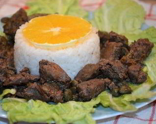 Куриная печень с каперсами и рисом