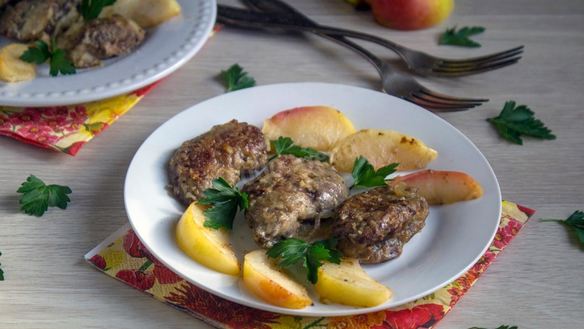 Рецепт Куриная печень с яблоками