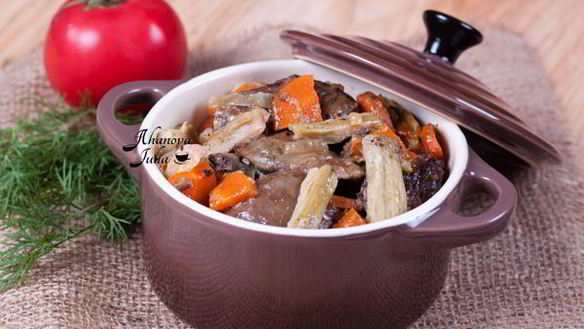 Рецепт Куриная печень тушеная с ревенем