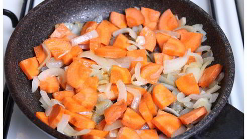 куриная печень тушеная с ревенем