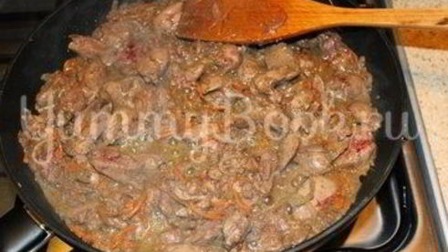 куриная печень в сливочном соусе с карри