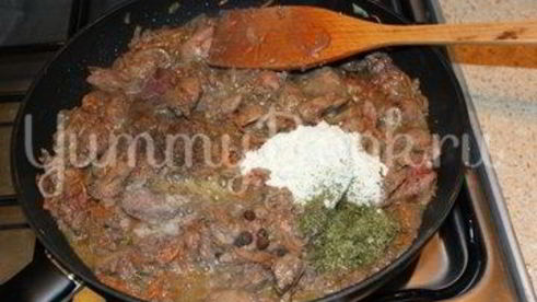 куриная печень в сливочном соусе с карри