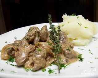 Куриная печень, жареная в сметане