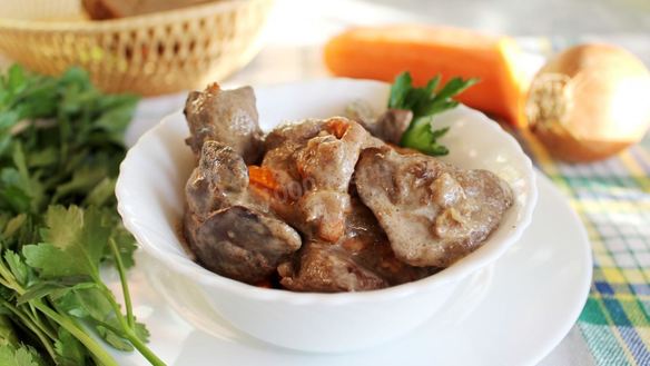 Рецепт Печень индейки с морковью и луком в сметане