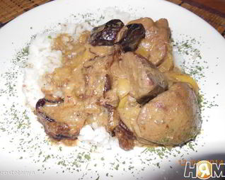 Печень индюшки с яблоками и черносливом