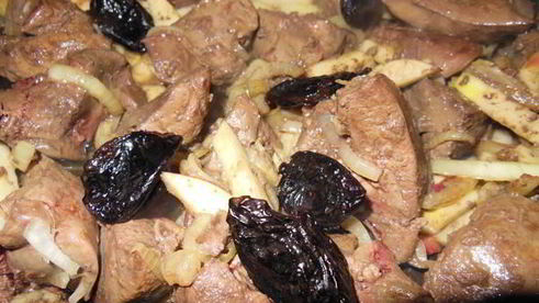 печень индюшки с яблоками и черносливом