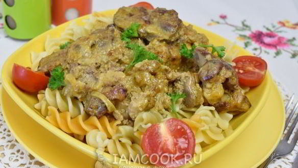 Рецепт Печень куриная, жареная с луком в сметане