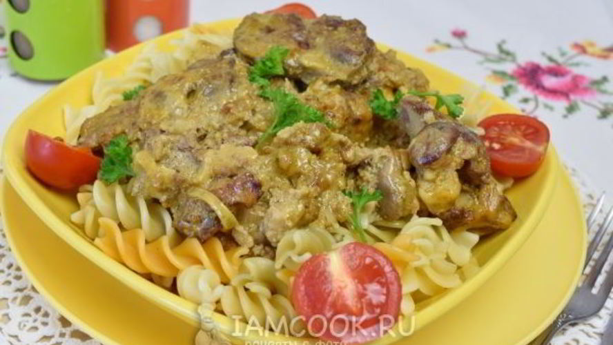 Рецепт печень куриная, жареная с луком в сметане