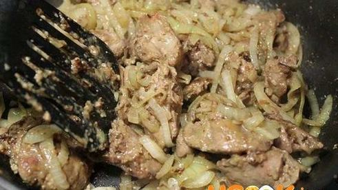 печень куриная жареная с луком