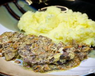 Печень куриная жареная с подливкой