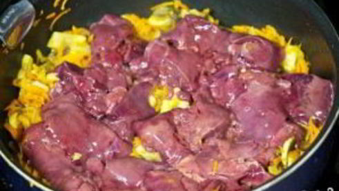 печень куриная жареная с подливкой