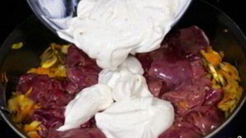 печень куриная жареная с подливкой