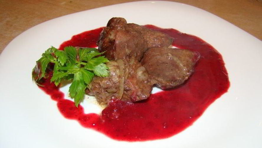 Рецепт печень птицы в ягодном соусе