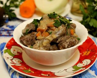 Печень с морковью и сметаной