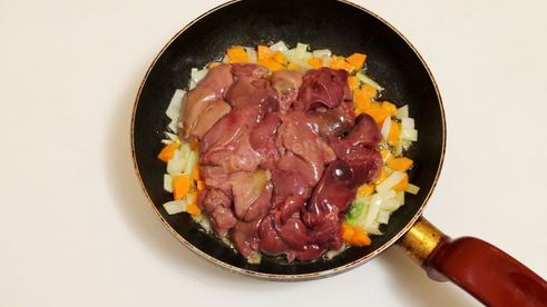 печень с морковью и сметаной