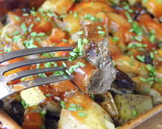 Печень с овощами в духовке