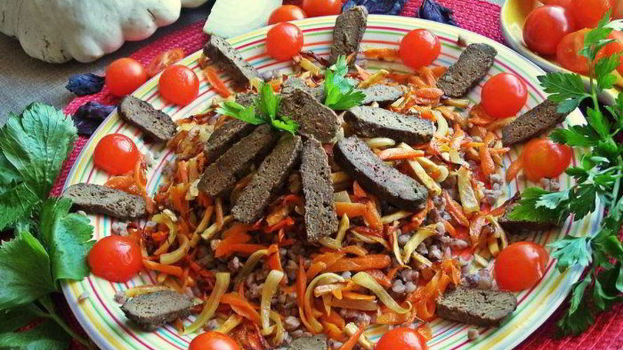 Рецепт печенка с овощами и гречкой
