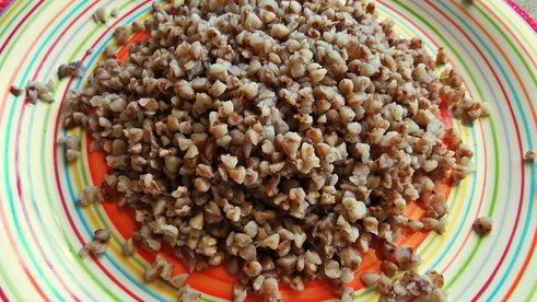 печенка с овощами и гречкой