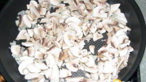 печеночные рулеты, фаршированные шампионами