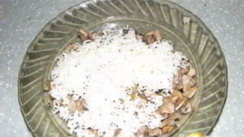 печеночные рулеты, фаршированные шампионами