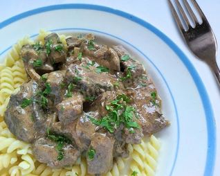 Свиная печень по строгановски