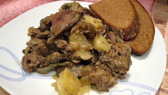 Рецепт Тушеная куриная печень с яблоками