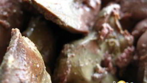 тушеная куриная печень с яблоками