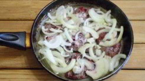 жареная печень с луком