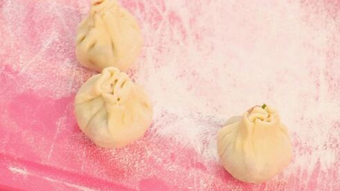 хинкали с мясом, мятои и корицеи