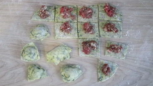 пельмени разноцветные