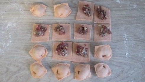 пельмени разноцветные