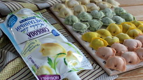 пельмени разноцветные