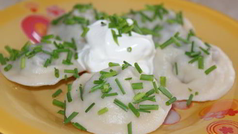 пельмени с сухими грибами и яйцом