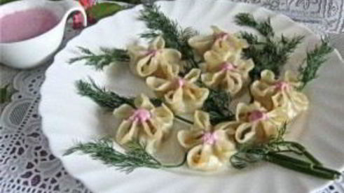 пельмени со свининой и капустой