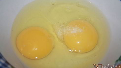 пельмени в омлете с овощами