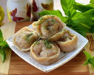 Вегетарианские пельмени с кабачками