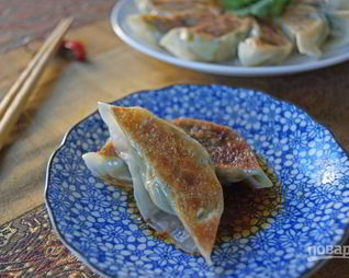 Японские пельмени с креветками