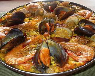 Домашняя паэлья с мидиями и креветками