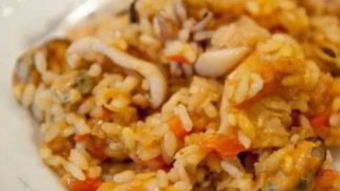 паэлья с курицей и морепродуктами